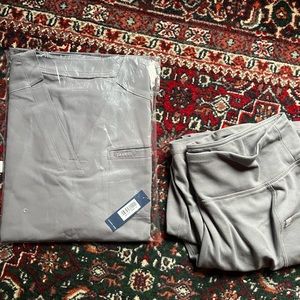 NWT Jaanuu grey scrub v neck top and bootcut yoga pant bottoms size 1x